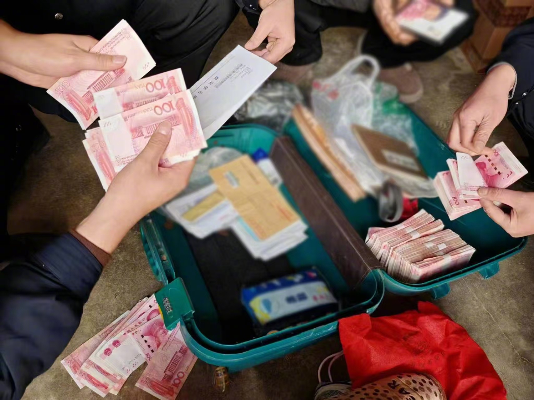 最新带现金几十万能过安检方法分析(最方便真实的临沧携带现金过安检有具体规定吗方法)